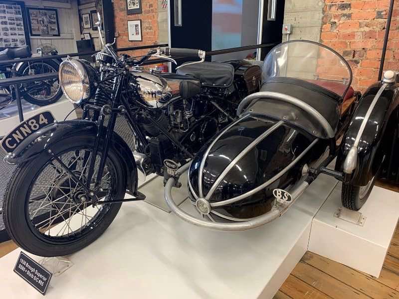 Brough Superior 1936 SS80 with side car