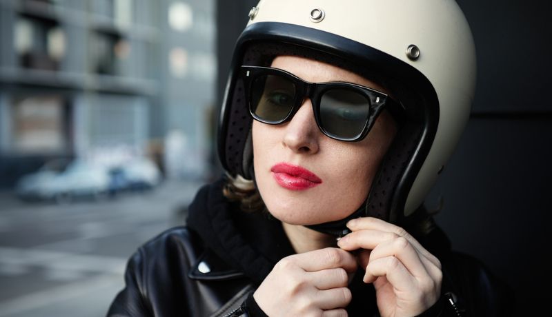 what should motorcycle passengers wear